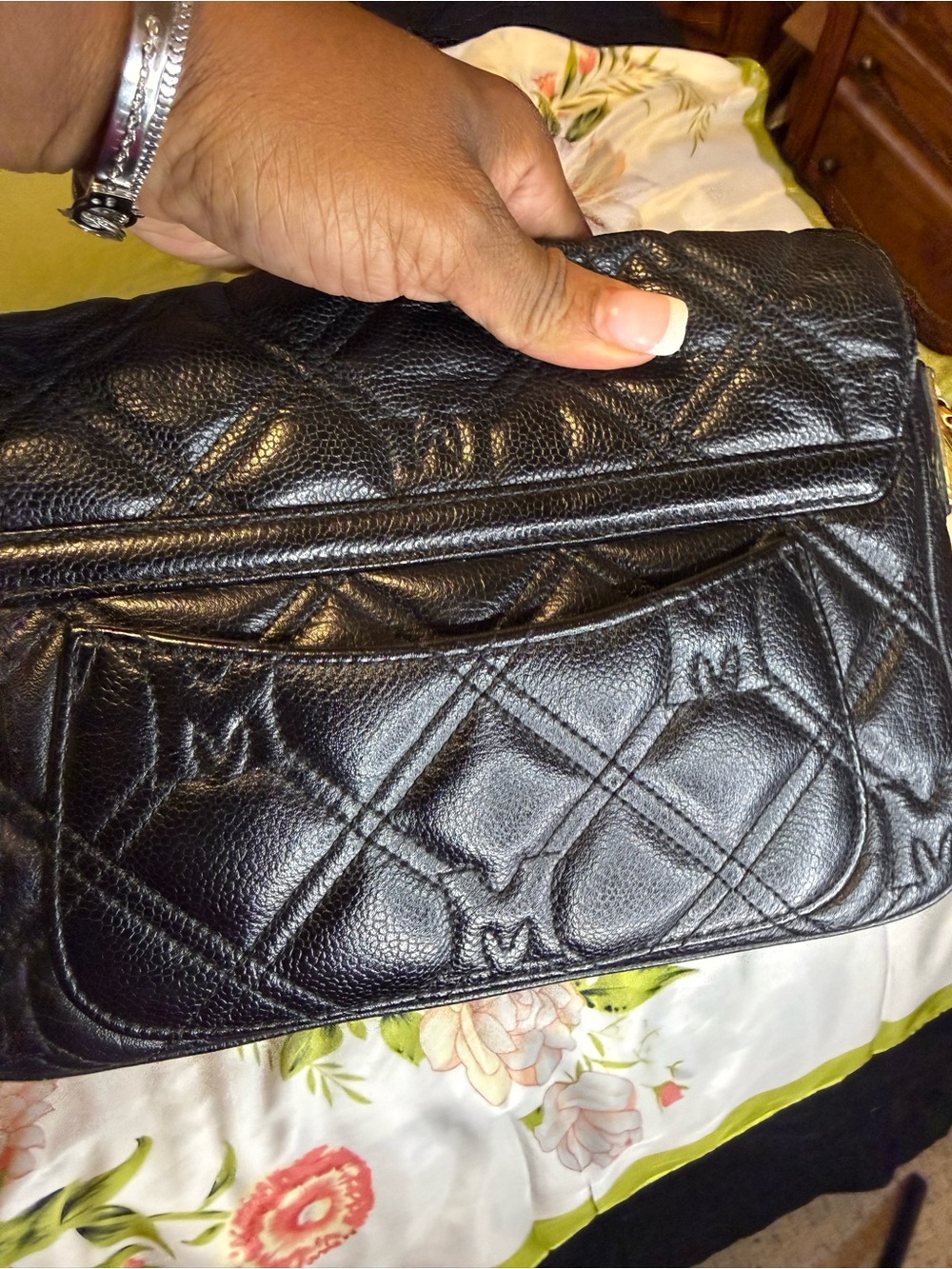Metrocity Italy Quilted Leather Crossbody Bag – Black & Gold - Picture 7 of 16